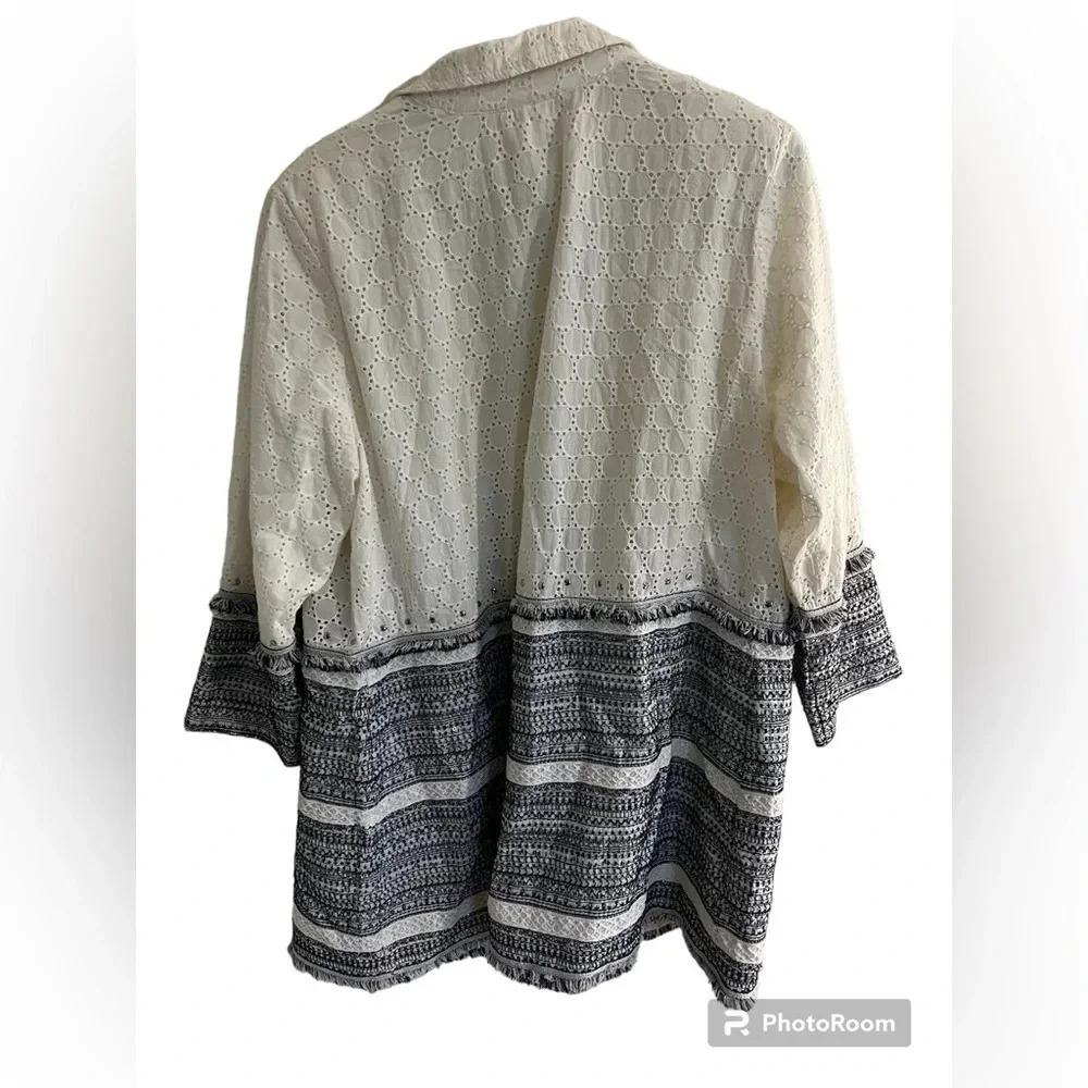 Women’s Chicos Jacket 3P with blue accents and white eyelet fabric - Picture 3 of 6